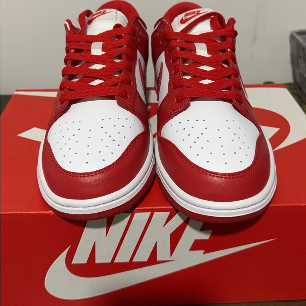 Nike dunks team red